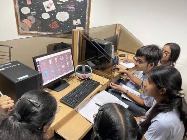 インドの学校2校でVRを活用した体験学習型のプログラムを実施　慶應義塾大学日印研究ラボ協力のもと実現