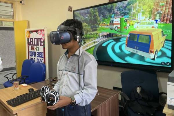 インドの学校2校でVRを活用した体験学習型のプログラムを実施　慶應義塾大学日印研究ラボ協力のもと実現