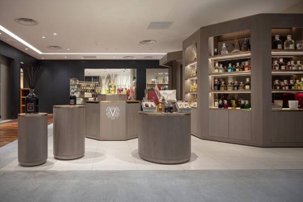 ルームフレグランスブランド「ドットール・ヴラニエス」誕生40年記念！創設者“Dr.パオロ・ヴラニエス”来日　直営3店舗(代官山、福岡、大阪心斎橋)でイベントを開催