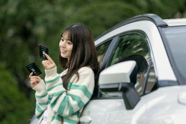 齋藤飛鳥さんが“新たな恋”を探す旅に出る！ファースト写真集を撮影した思い出の地 北海道をカローラ クロスで巡る COROLLA ROAD TRIP MEMORIES 第1弾