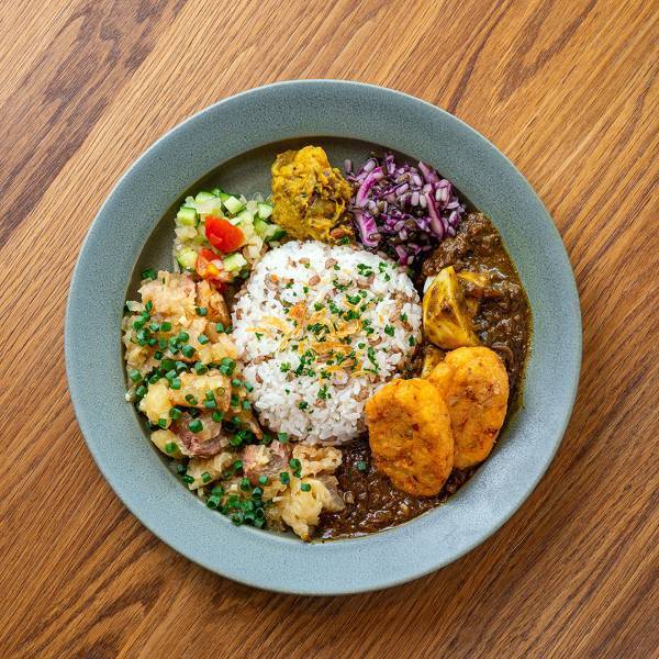 展覧会を作ってゴメンなさい！！極上のエンターテインメントのスピンオフ「翔んで埼玉展」にGACKT（麻実 麗 役）、二階堂ふみ（壇ノ浦 百美 役）コメント到着！『翔んで埼玉展』が開催される？いやいや、ダメだろ？悪ふざけにも程がある。（GACKT）「翔んで埼玉２」になってから、結構羽振りのよさを感じております。  (笑)（二階堂ふみ）展覧会見どころ＆オリジナルグッズ他追加情報も一挙発表！