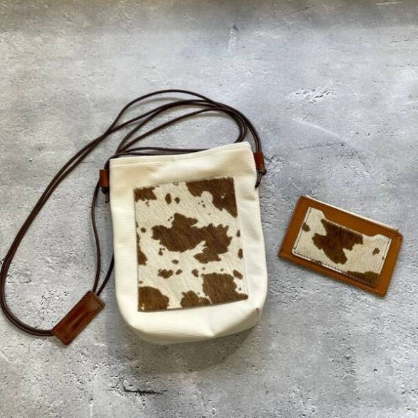 「革工房futuro」がアンケートで人気のデザインを採用した“本革”カウファーセットを11月1日から数量限定で予約販売開始！　『カウファーポシェット贅沢ギフトセット』