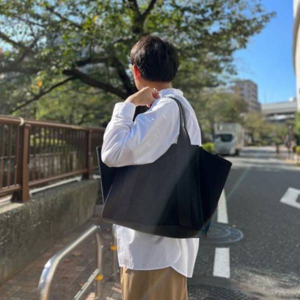 「革工房futuro」がアンケートで人気のデザインを採用した“本革”カウファーセットを11月1日から数量限定で予約販売開始！　『カウファーポシェット贅沢ギフトセット』