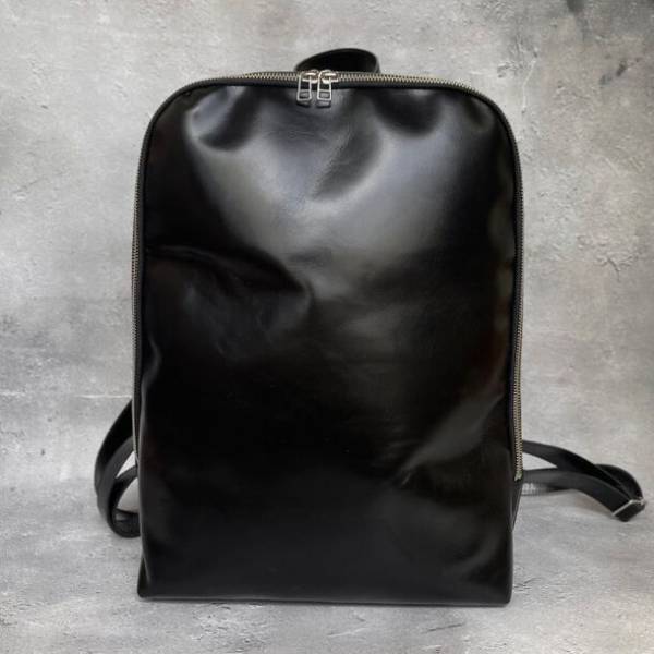 「革工房futuro」がアンケートで人気のデザインを採用した“本革”カウファーセットを11月1日から数量限定で予約販売開始！　『カウファーポシェット贅沢ギフトセット』