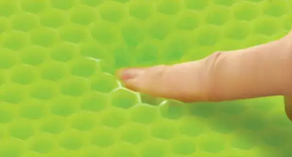 衝撃吸収に優れた素材「Vetagel(TM)」を利用した機能性インソール「Bullsone Vetagel(TM)ハイブリッドインソール」が“Makuake”にて先行販売を開始。