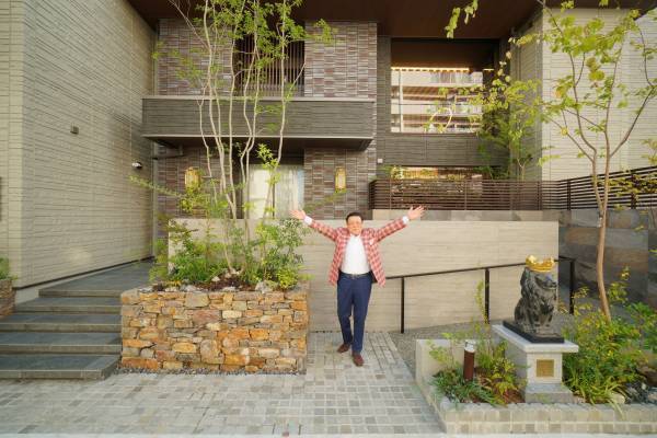 まちなみと調和するデザイン。トップデザイナーと共に創る、プレミアムシャーメゾン