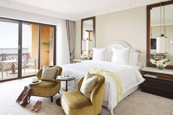 ドバイのリゾート「マディナ・ジュメイラ」内　ホテル「ジュメイラ・ミナ・アッサラム」で、2023年7月に改装オープン後初のフェスティブシーズン宿泊プランを提供