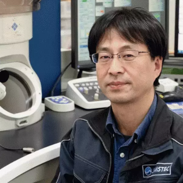 11月4日 四天王寺大学で「はやぶさ2」が持ち帰った砂粒から見る小惑星リュウグウの姿について特別講義を開催