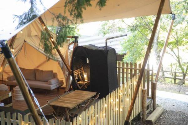 山梨県のグランピング施設「ミューの森」に家庭用テントサウナ「IESAUNA」を導入！新宿泊プラン『サウナ付きルーム』の予約を11月1日(水)に開始