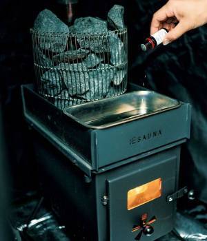 山梨県のグランピング施設「ミューの森」に家庭用テントサウナ「IESAUNA」を導入！新宿泊プラン『サウナ付きルーム』の予約を11月1日(水)に開始