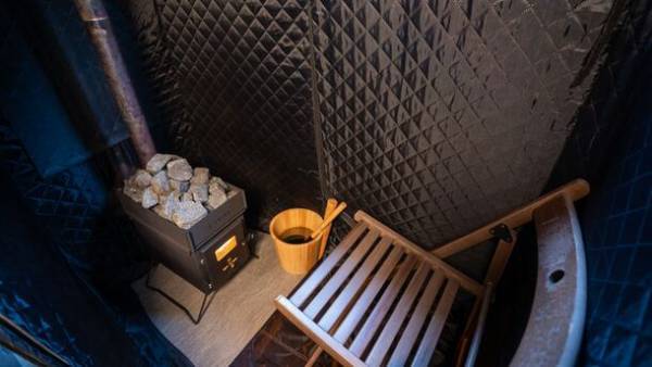 山梨県のグランピング施設「ミューの森」に家庭用テントサウナ「IESAUNA」を導入！新宿泊プラン『サウナ付きルーム』の予約を11月1日(水)に開始