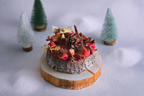クリスマスリースをイメージしたティラミスケーキ松ぼっくりも手づくり！昨年人気No.1「KIRIKABU」今年も登場！細部にまでこだわった、洋菓子ぎをんさかいのクリスマスケーキ11/1（水）より承り開始！！