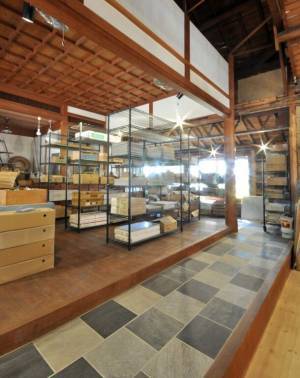 建築業界で出る廃材は年間東京ドーム1,454個分！廃材リユースショップ、空き家の古民家を改装してオープン