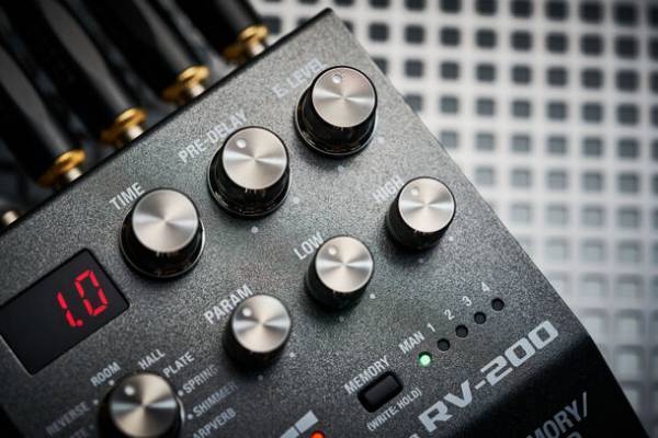 BOSSのエフェクター「200シリーズ」の最新リバーブを発売