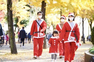 サンタで大阪城が真っ赤に染まる！チャリティーイベント「大阪グレートサンタラン2023」11/26(日)開催～サンタ姿で楽しく走って、病気の子どもたちを笑顔にしよう～