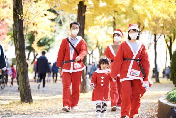 サンタで大阪城が真っ赤に染まる！チャリティーイベント「大阪グレートサンタラン2023」11/26(日)開催～サンタ姿で楽しく走って、病気の子どもたちを笑顔にしよう～