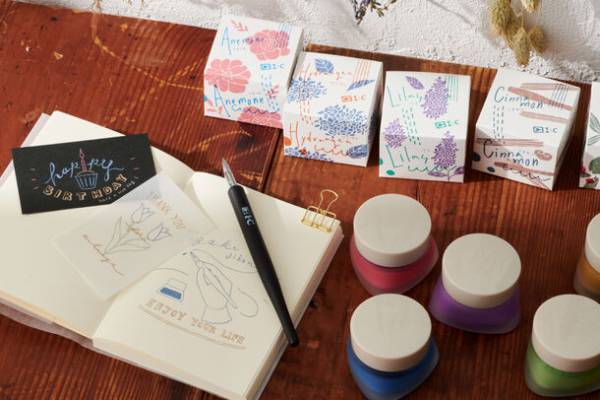 漫画画材ブランドのアイシーから『くすみ色』のカラーインク5色を横浜で開催する「文具女子博2023」にて12月13日先行発売！