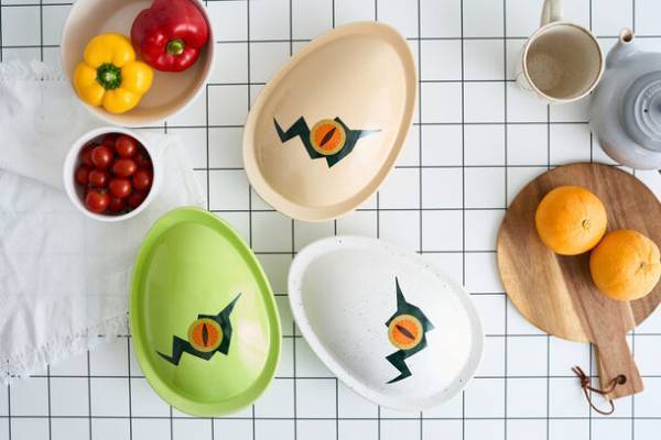 「『ジュラシック・パーク』30周年 Makuakeプロジェクト特集」にコラボ企画商品『ジュラ・スター』でプロジェクトに参画！“恐竜の卵”デザインの萬古焼製陶器が11月9日登場