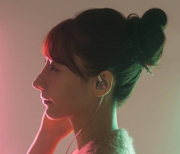 ラボから生まれたエシカルな輝きを、京セラのラボグロウン宝石「クレサンベール」