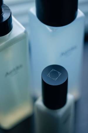 日本発クリーンビューティスキンケアブランド“Aetas(エタス)”大丸東京店「明日見世」-asumise-に初出展　11月15日(水)より、D2Cブランド向けのショールーミングスペースにて