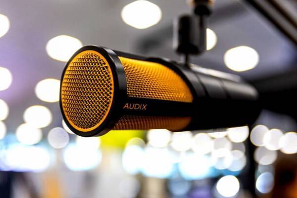 「AUDIX」ブランドの高感度なボーカル用ダイナミックマイクを発売～ナチュラルなボーカルサウンドの録音を実現。スタジオでのレコーディングに最適～
