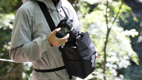 フィールド撮影に最適なカメラバッグシリーズ「プラスシェル トレック04」バックパックとズームバッグ4製品が発売！