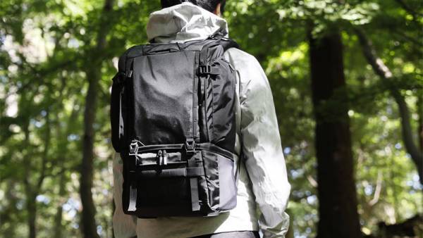 フィールド撮影に最適なカメラバッグシリーズ「プラスシェル トレック04」バックパックとズームバッグ4製品が発売！