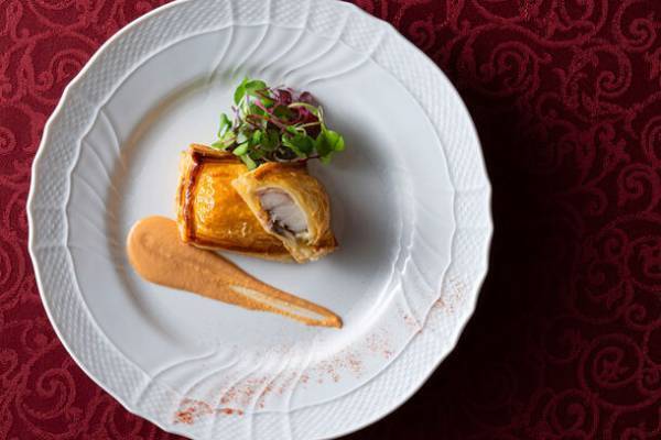 神戸トアロードホテル山楽　大切な人との特別なひとときを演出　聖夜を華やかに彩る　クリスマス限定スペシャルディナーコースを提供　期間：12月22日(金)～12月25日(月)