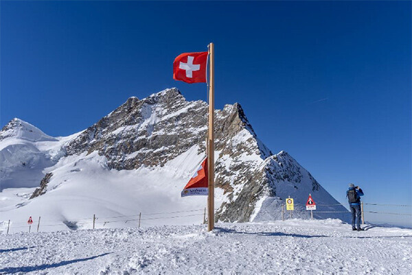 スイスはアルプスの絶景だけじゃない！？ スイスでしたいこと調査～アンケート結果を阪急交通社が公開～