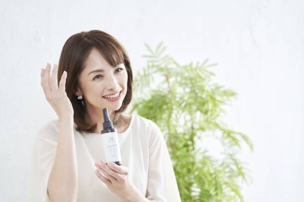 女優・櫻井淳子さんがイメージモデルに就任！国内最大級の女性向けヘアケアブランド「イクモア(iqumore)」から女性用育毛剤「イクモアナノグロウリッチ」のプロモーションを今秋より公開！