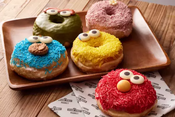 世界で唯一の物販・カフェ・ワークショップが複合したセサミストリートオフィシャルストア「セサミストリートマーケット」ついにデビュー！2023年11月17日(金)ブランドサイトをローンチ、11月30日(木)1号店の池袋サンシャインシティ店オープン