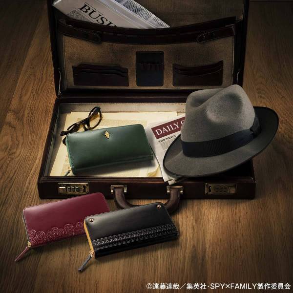 『SPY×FAMILY』より、過酷な任務にも耐えうる堅牢さとエイジングが魅力的な「ブライドルレザー」を使用した革財布が登場！ロイド・アーニャ・ヨルの全3モデル