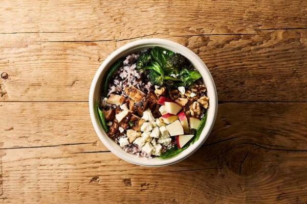 CRISP SALAD WORKSと初コラボ！“カリフォルニア産くるみフェア”を11月16日(木)より開催