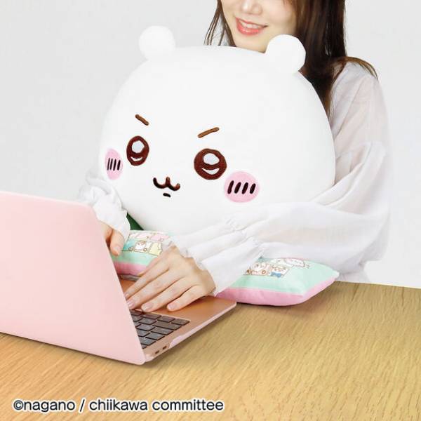 “ちいかわ”の草むしり検定をモチーフにしたPCクッションが登場！