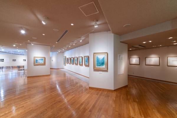 白銀の景色の中、新山彦橋をトロッコで渡る「冬の黒部峡谷プレミアムツアー」12月1日に予約受付開始