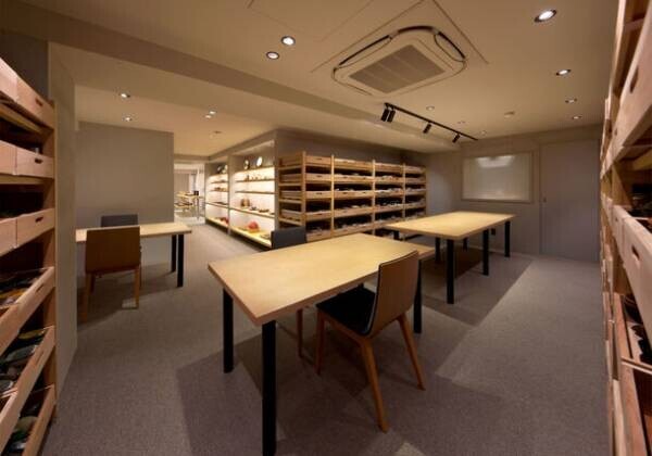 有名飲食店の食器プロデュースを数多く手掛ける田代陶器店が実用性とブランド性を兼ね備えた食器を取り揃えた新規店舗「TOKITOIRO」を福岡市中央区浄水通にオープン