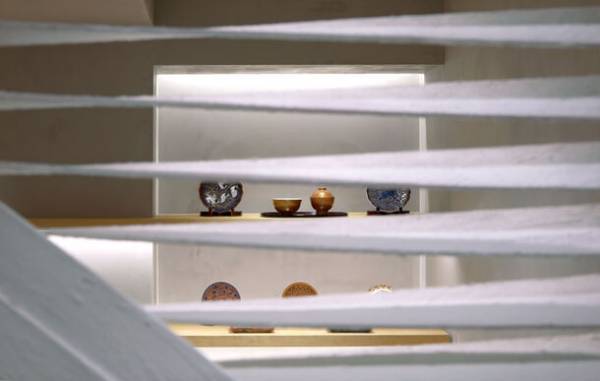 有名飲食店の食器プロデュースを数多く手掛ける田代陶器店が実用性とブランド性を兼ね備えた食器を取り揃えた新規店舗「TOKITOIRO」を福岡市中央区浄水通にオープン