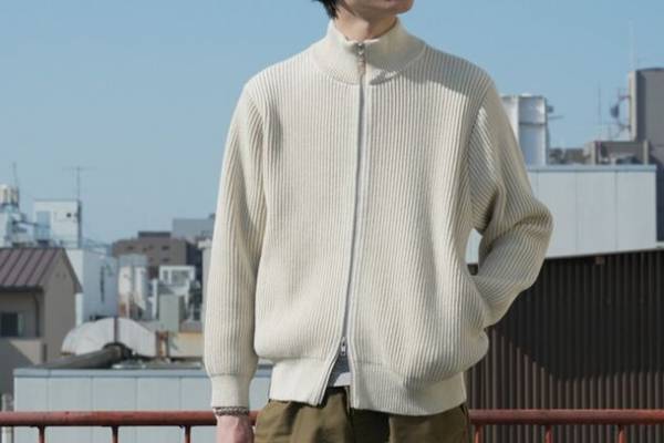 ロフトマンとYonetomi／ヨネトミが企画する両畦編みのドライバーズニット販売開始　～洗って育てるカシミヤニット～