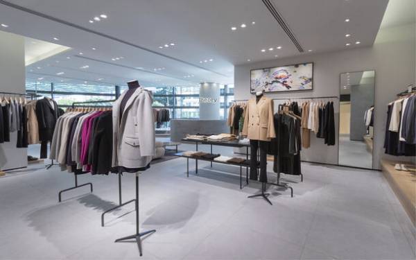 セオリーのコンバインショップが麻布台ヒルズに2023年11月24日(金)オープン