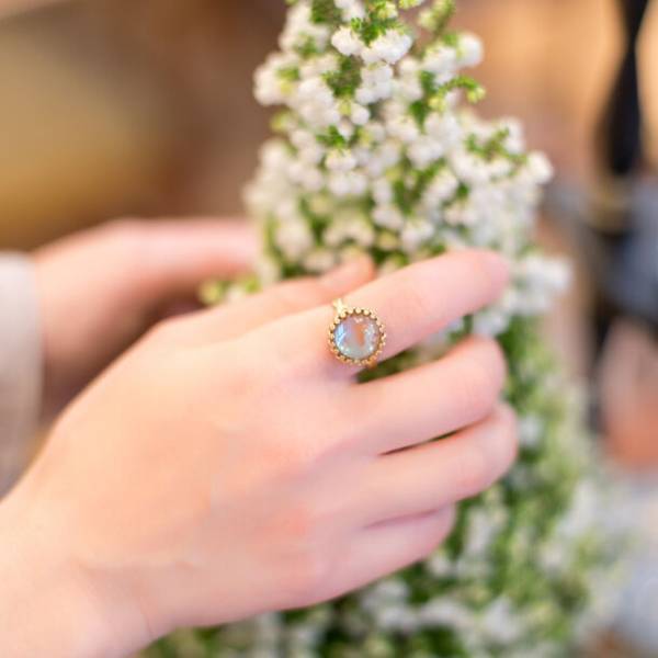 希少価値の高いレアガラス“サフィレット”が集まる「サフィレットコレクション」を12月25日まで期間限定開催！