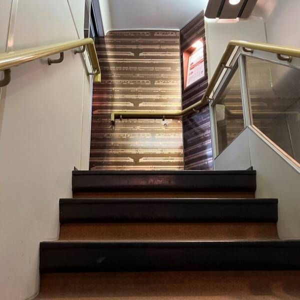 東海道新幹線 100系ラストラン20周年記念商品 第3弾　高速鉄道初の2階建て車両となった新幹線100系(X-1編成)食堂車壁画エッチングアートパズルを12月2日新発売！