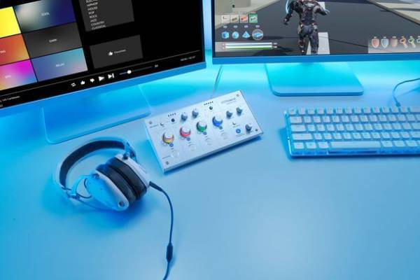 ゲーム配信向けオーディオミキサー「BRIDGE CAST」の新色「アイスホワイト」が登場