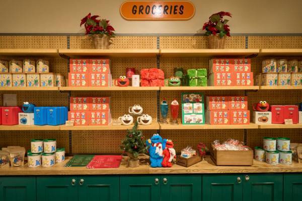 世界で唯一の物販・カフェ・ワークショップが複合したセサミストリートオフィシャルストア「セサミストリートマーケット」ついに2023年11月30日(木)、1号店の池袋サンシャインシティ店オープン！目玉は【SESAME STREET meets GELATO PIQUE】コラボレーションアイテム