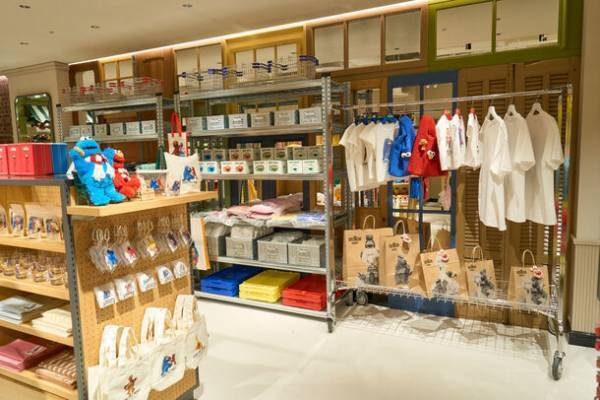 世界で唯一の物販・カフェ・ワークショップが複合したセサミストリートオフィシャルストア「セサミストリートマーケット」ついに2023年11月30日(木)、1号店の池袋サンシャインシティ店オープン！目玉は【SESAME STREET meets GELATO PIQUE】コラボレーションアイテム