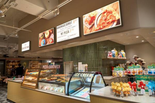 世界で唯一の物販・カフェ・ワークショップが複合したセサミストリートオフィシャルストア「セサミストリートマーケット」ついに2023年11月30日(木)、1号店の池袋サンシャインシティ店オープン！目玉は【SESAME STREET meets GELATO PIQUE】コラボレーションアイテム