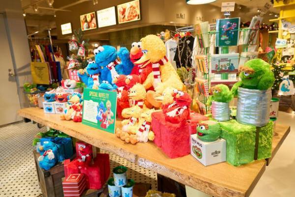 世界で唯一の物販・カフェ・ワークショップが複合したセサミストリートオフィシャルストア「セサミストリートマーケット」ついに2023年11月30日(木)、1号店の池袋サンシャインシティ店オープン！目玉は【SESAME STREET meets GELATO PIQUE】コラボレーションアイテム