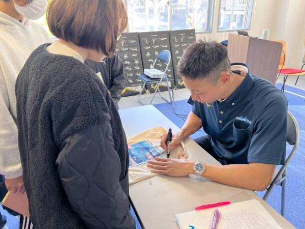 ＜開催報告＞サギヌマスイミングクラブが競泳日本代表 川根 正大選手の特別講演会を開催