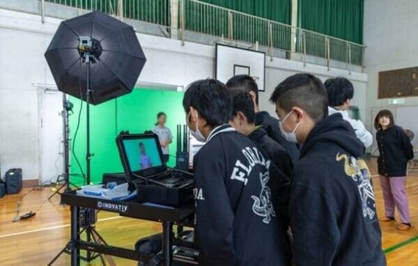 ＜初開催＞大阪府堺市の公立小学校で映像制作のプロ集団による体験型出前授業「映像のお仕事」を実施