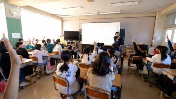 ＜初開催＞大阪府堺市の公立小学校で映像制作のプロ集団による体験型出前授業「映像のお仕事」を実施