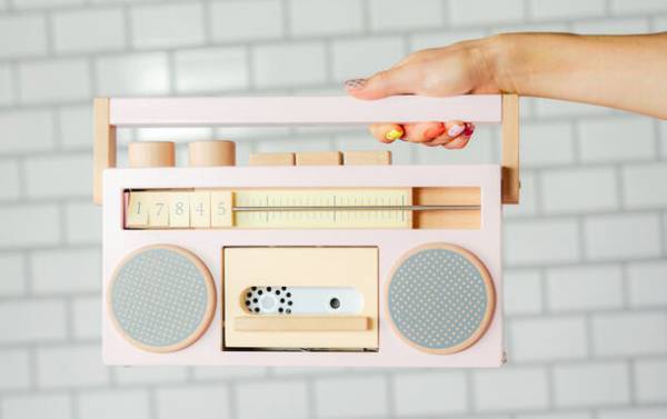 子どもへのプレゼントに最適な木のおもちゃ「kiko+」　数量限定でクリスマスラッピングの販売を開始